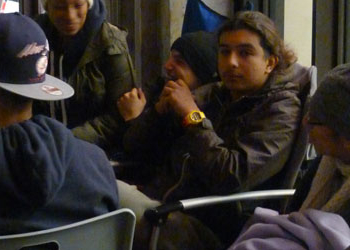 Acampam uma semana por um iphone 4s