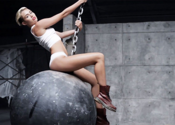 Miley_cyrus_wrecking_ball