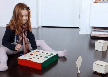 Empresa cria brinquedo que ensina programação básica para crianças