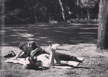 O sol até poderia ser de pouca dura… o amor não!