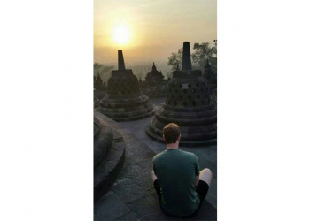 Foto de mark zuckerberg na indonésia faz sucesso no facebook