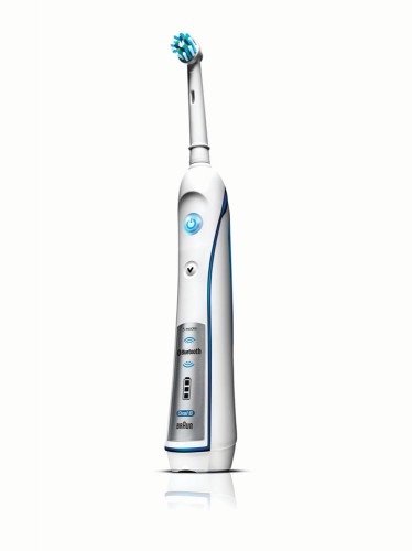 Pack-Shot-Oral-B-Smart-Series-with-Bluetooth-4.0-Connectivity