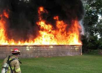 Megaoperação contra incêndios no bangladesh