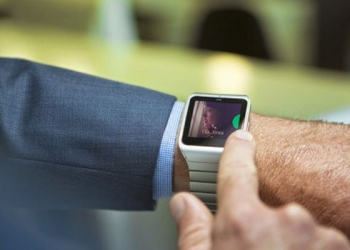 Ces 2015: sony apresenta novo smartwatch 3 com corpo metalizado