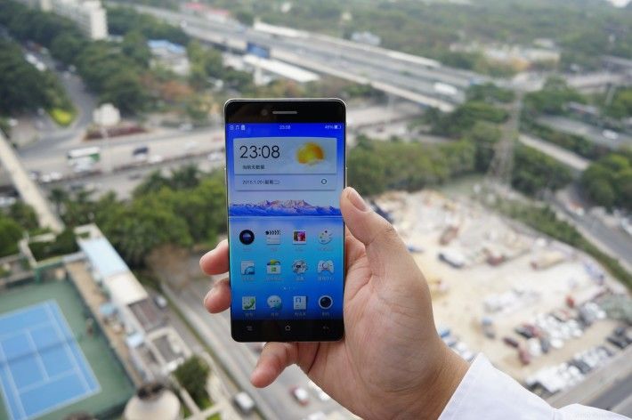 oppo bezel less phone 1 Android, oppo, topo-de-gama TecheNet Oppo-bezel-less-phone-1-710x472