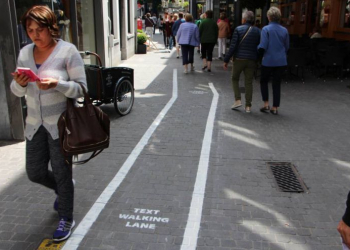 Text walking lane