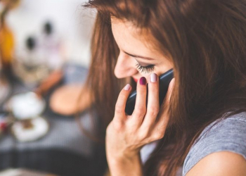 Conversa no telemóvel