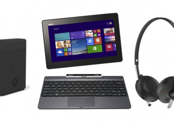 Portátil asus transformer book, os auscultadores sony sbh60 e a micro bateria externa motorola power pack.