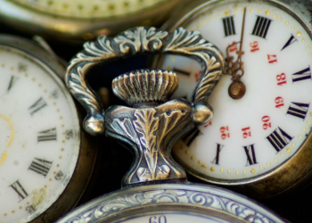 A hora mudou: tem a certeza de que o relógio do seu iphone ou android está certo?