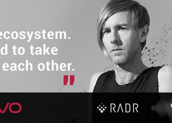 Dj richie hawtin colabora com a pioneer na campanha "get played get paid"