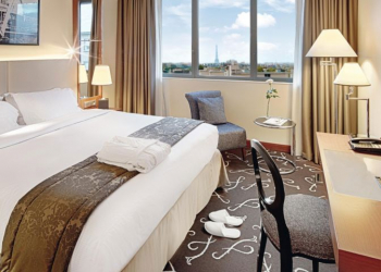 Ihg abre crowne plaza no coração do centro financeiro de paris