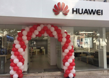 Huawei inaugura service experience center lisboa
