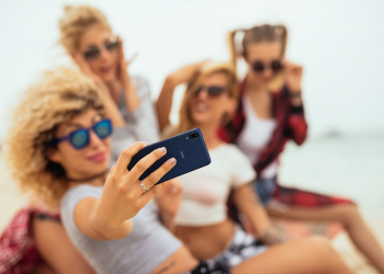 Wiko y80 faz-lhe companhia na praia