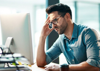 Conheça os fatores que potenciam a síndrome de burnout