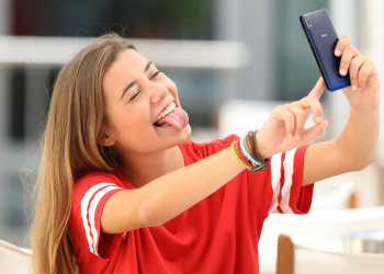 63% dos jovens já ignorou conselhos dos pais sobre como estar na internet