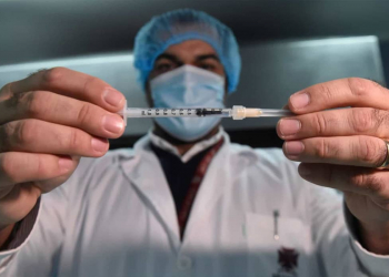 Facebook vacinas covid-19