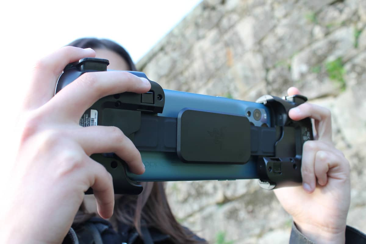 Razer Kishi Mobile Gaming Review