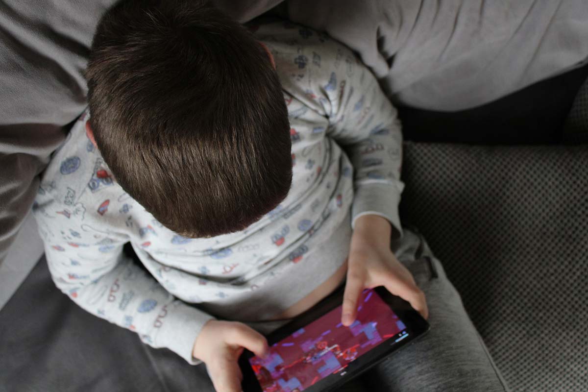 Governo chinês decreta que crianças só possam jogar online 1 hora