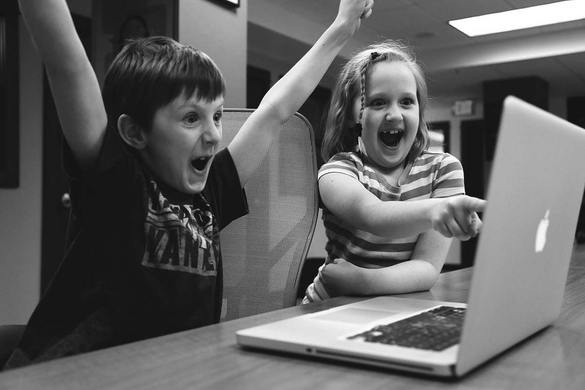 Crianças portuguesas preferem YouTube e TikTok