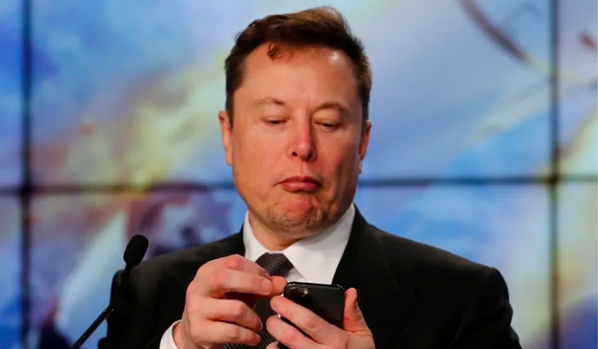 Elon Musk Apple Tesla