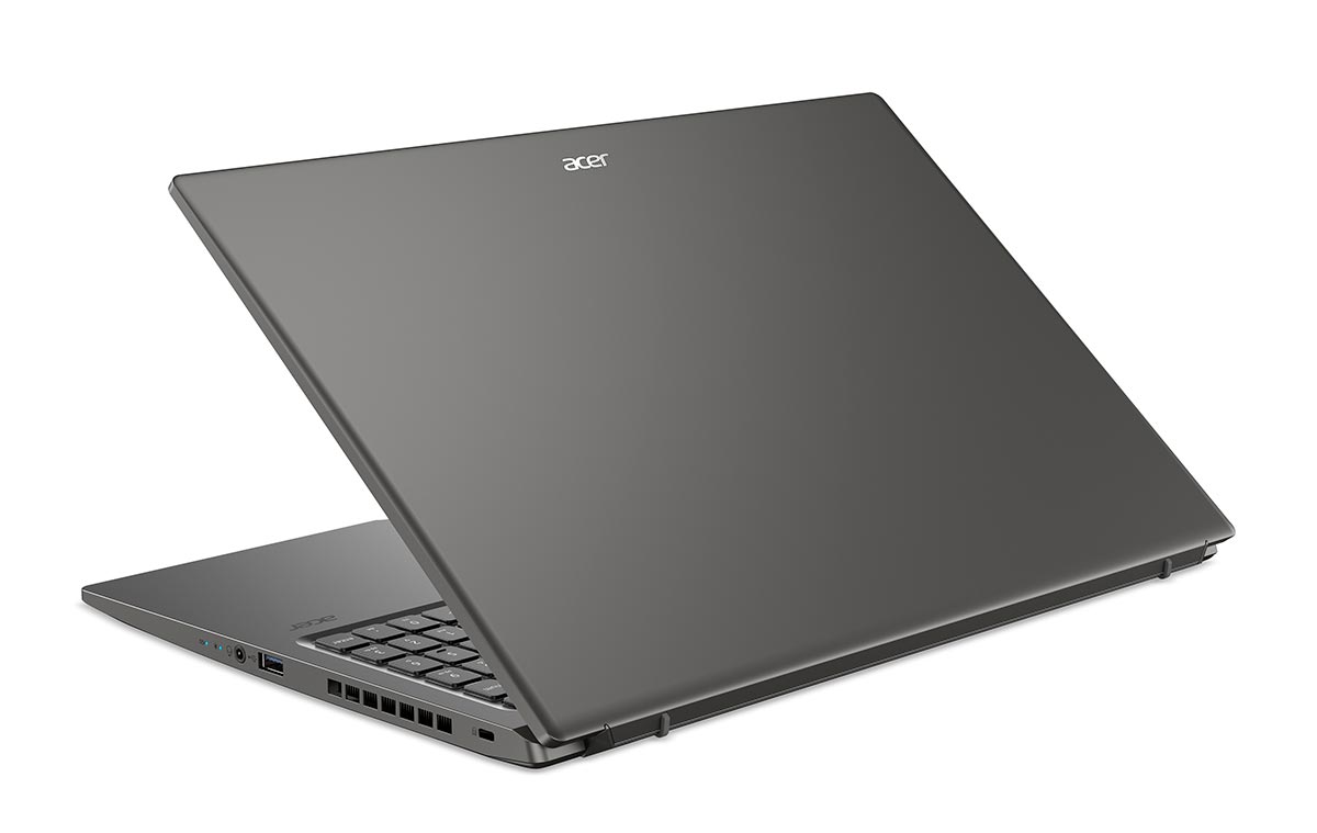 Laptop ultraportátil Acer Swift X 16 polegadas semi-aberto