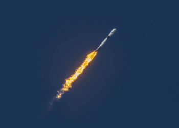 Tempestade geomagnética destrói 40 satélites da spacex