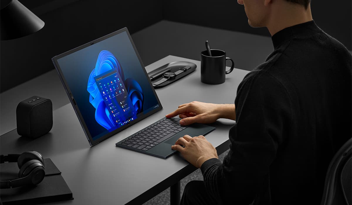 ASUS Zenbook 17 Fold OLED