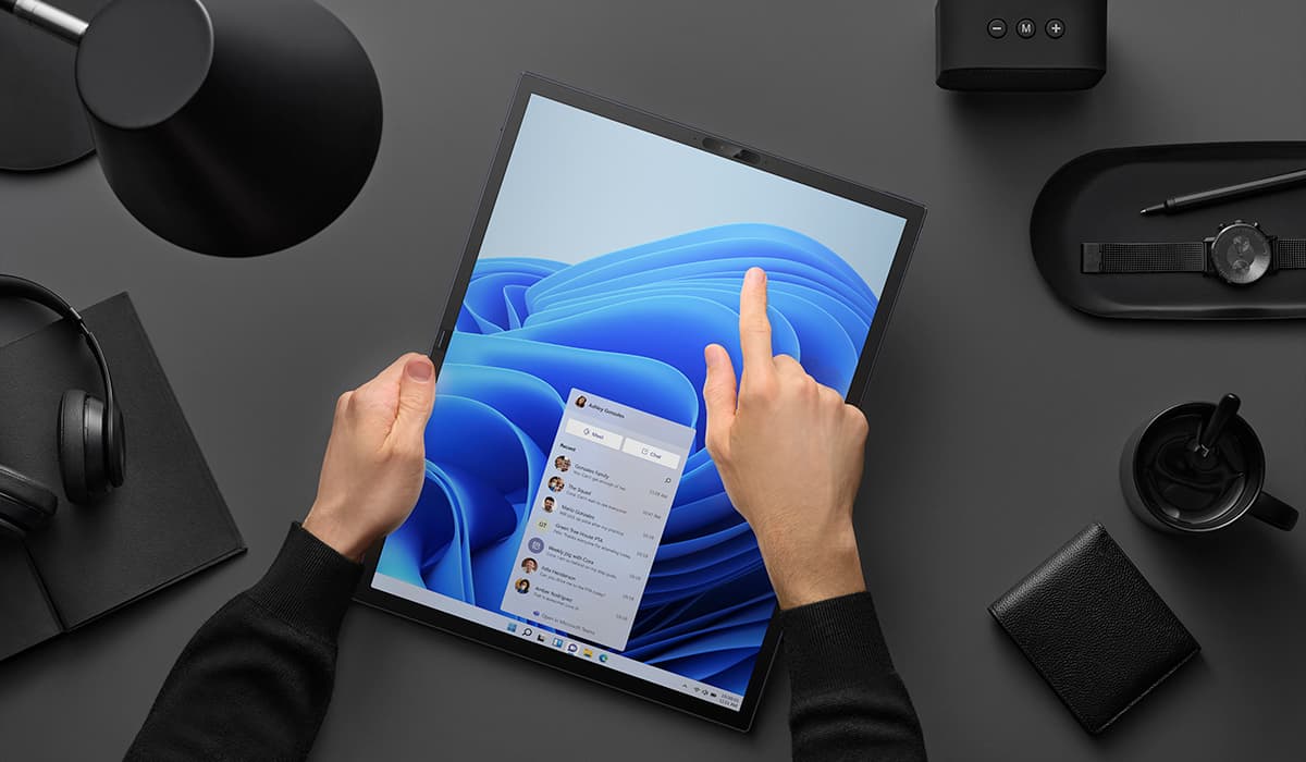 ASUS Zenbook 17 Fold OLED