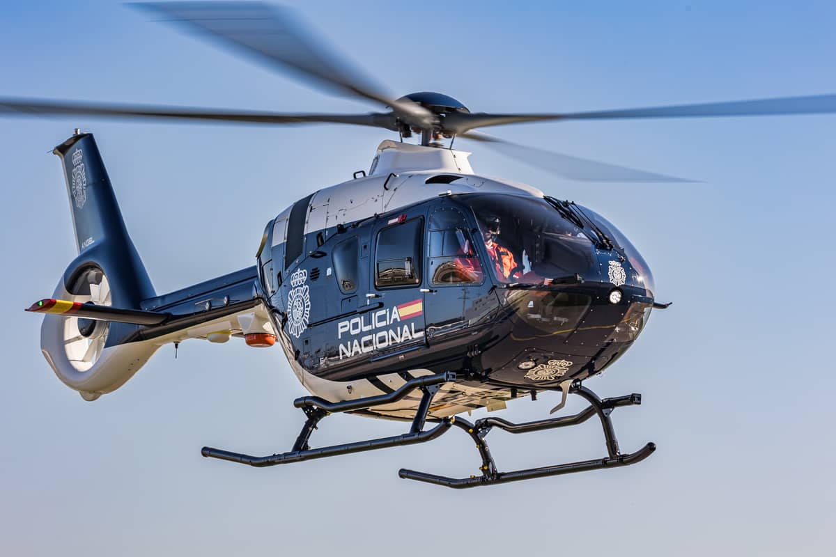 helicóptero Airbus light twin-engine H135