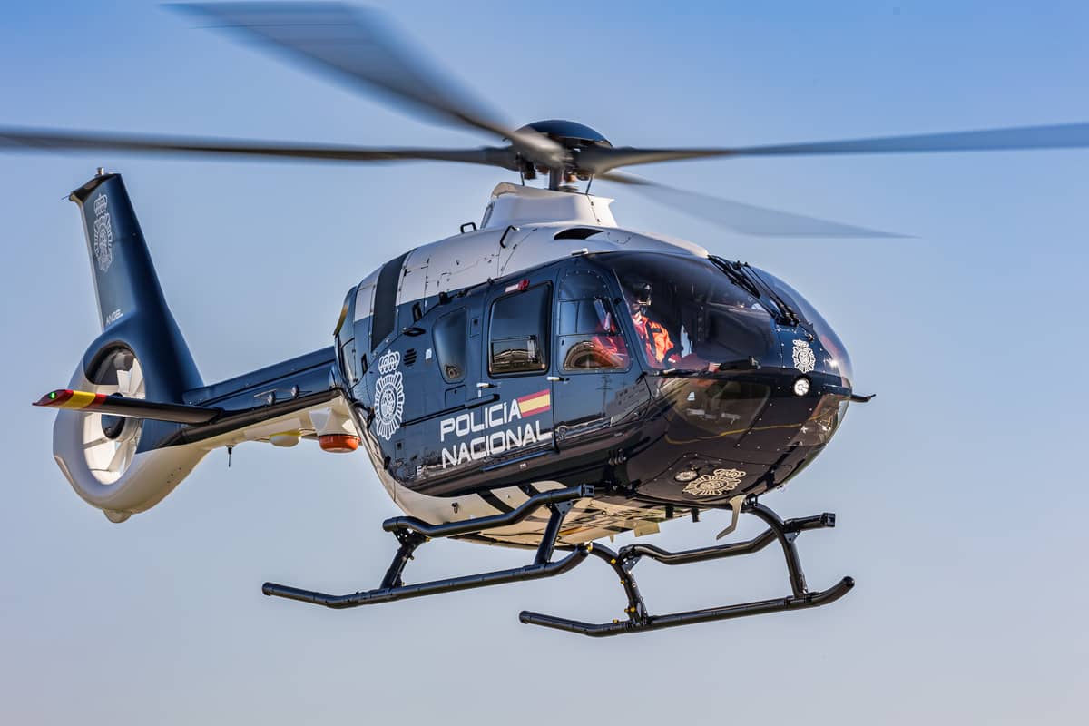 Airbus light twin engine H135 Airbus, Airbus light twin-engine H135, helicóptero TecheNet Helicóptero airbus light twin-engine h135