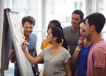 Como organizar um brainstorming e obter resultados positivos