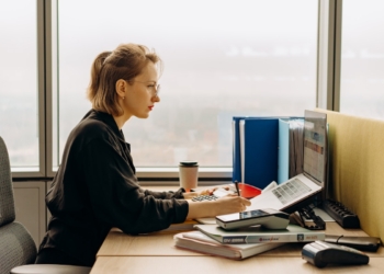 Como equilibrar as atividades na volta ao trabalho presencial