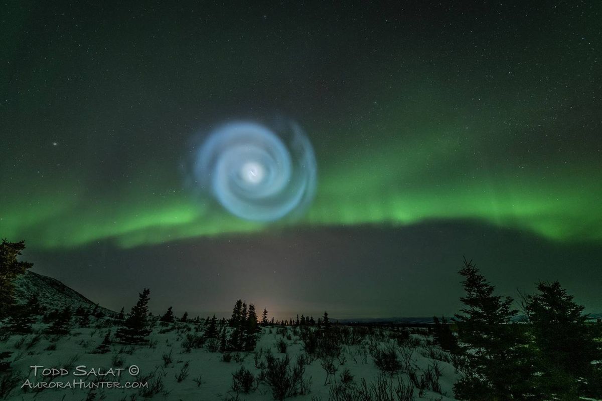 Misteriosa espiral na aurora boreal