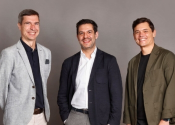 Llyc adquire voikers