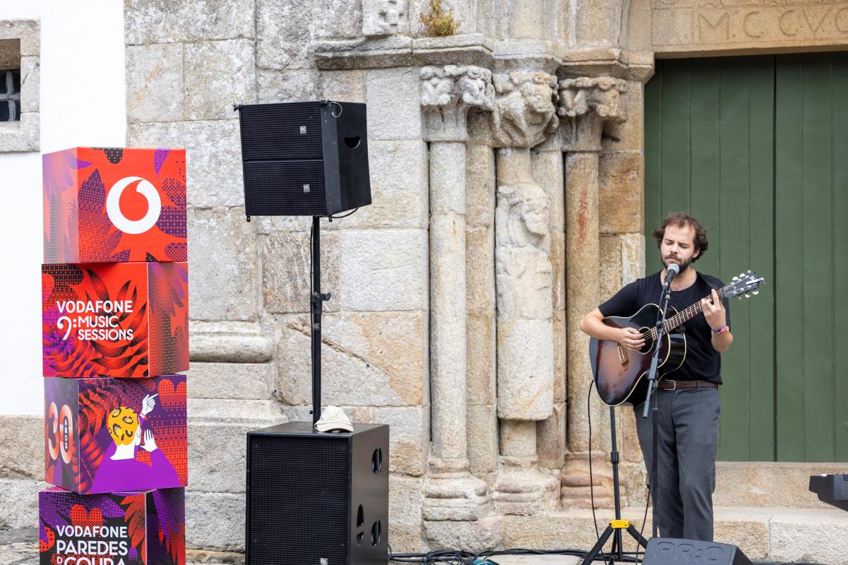 Vodafone Music Session: CAIO encanta com concerto intimista na Igreja de Rubiães