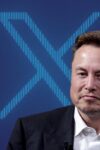 Twitter Blue X Elon Musk TecheNet Foto de elon musk em frente a logo do x