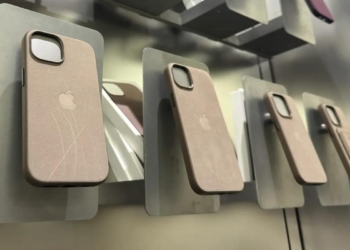 Apple iphone 15 finewoven