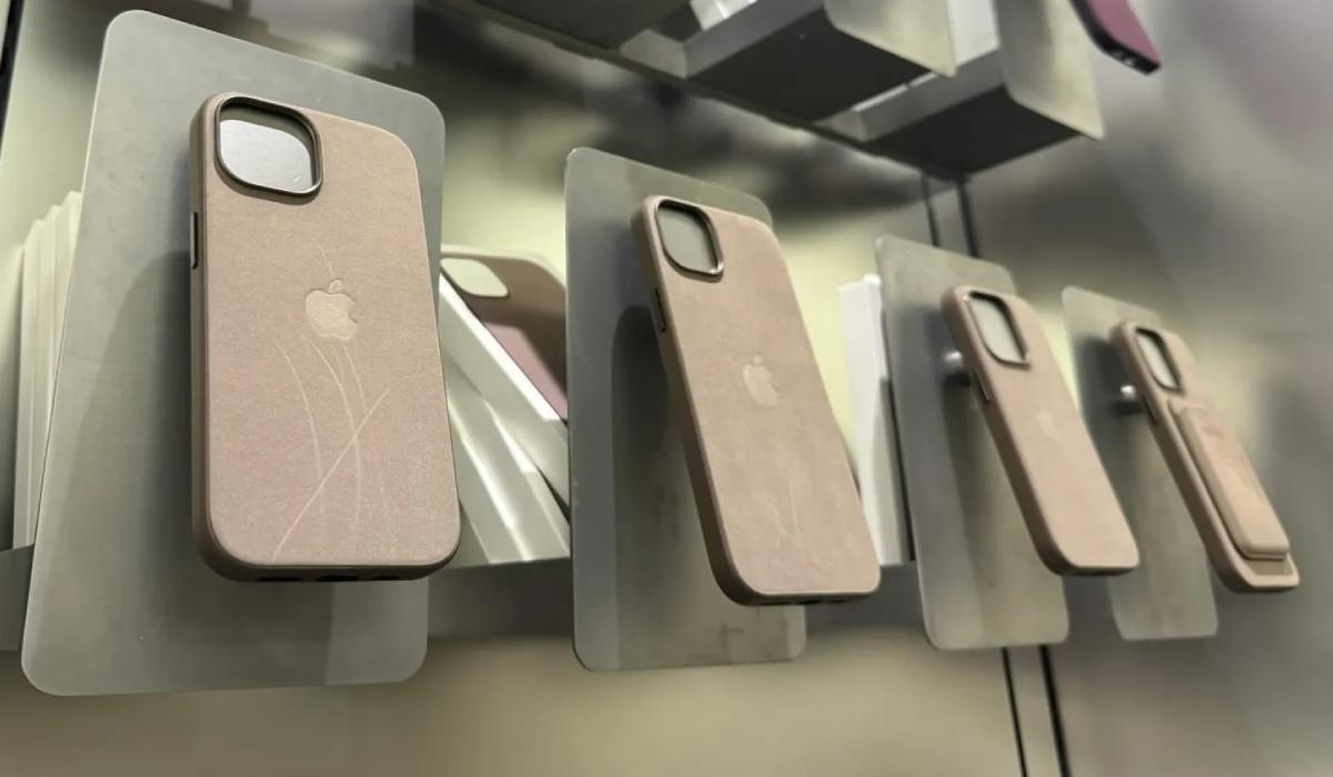 Apple iPhone 15 FineWoven