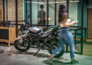 Kawasaki ninja e-1 e ninja z e-1