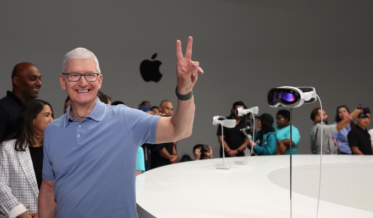 Tim Cook Apple Vision Pro Ted Lasso