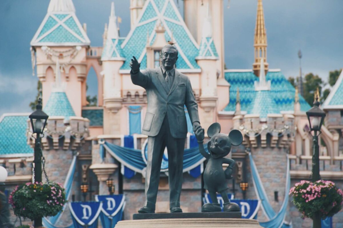 Walt Disney estatua