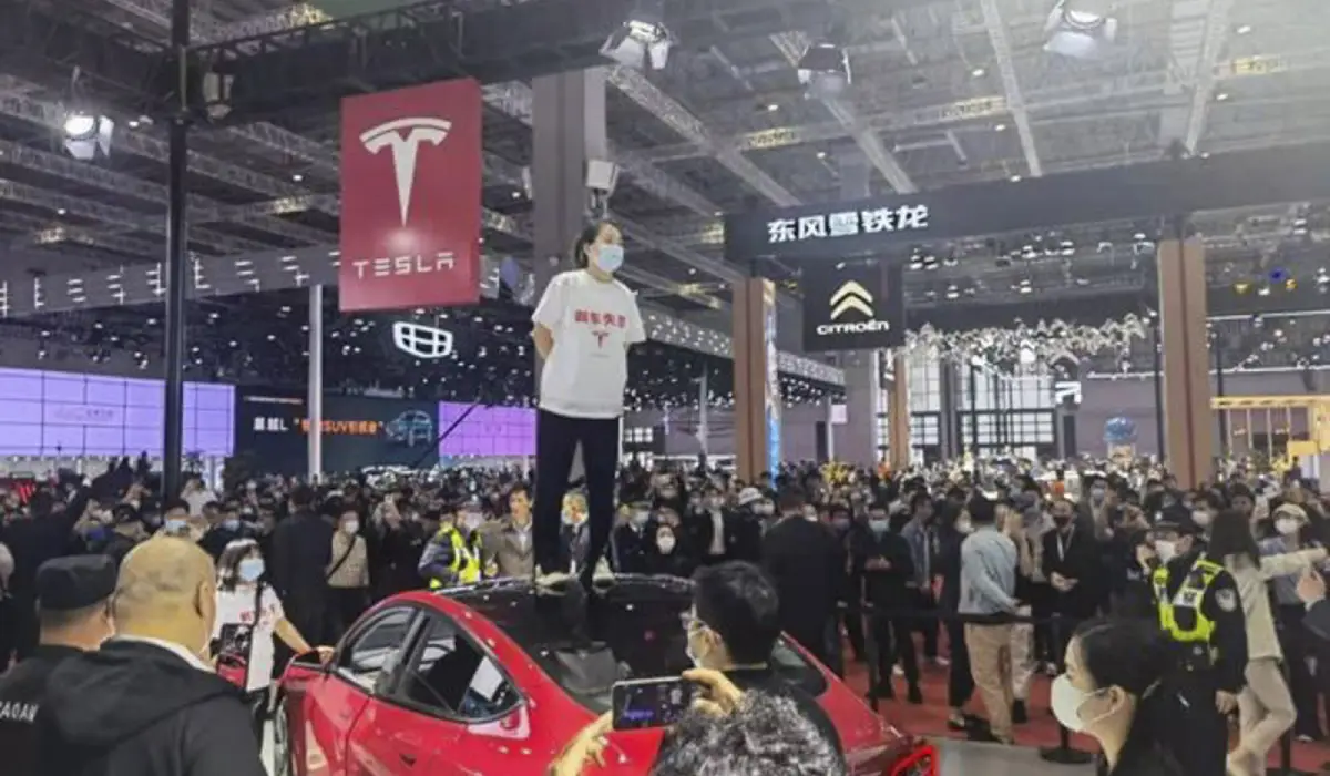 Tesla Protestos