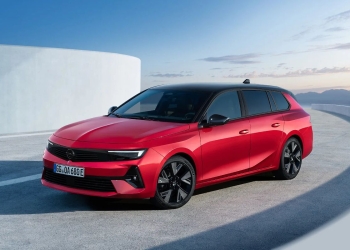 Opel astra sports tourer electric