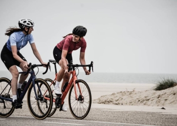 Países baixos inovam com 2000 metros quadrados de ciclovias solares