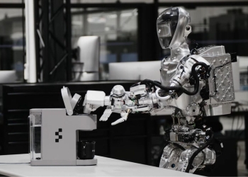 Robô aprende a fazer café