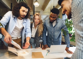 Inglês para desenvolvimento de software: dicas, benefícios e muito mais!