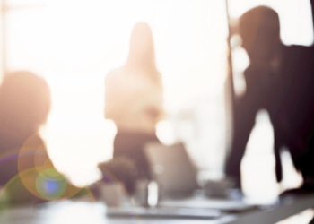 Formar 75. 000 pessoas