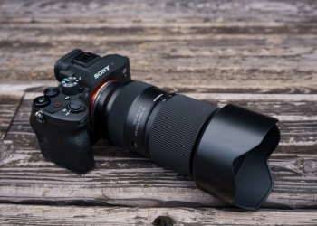 Tamron lança teleobjetiva zoom de 50-300mm para baioneta sony e