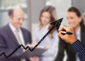 Lenovo reporta forte desempenho no primeiro trimestre do ano fiscal de 2024/2025