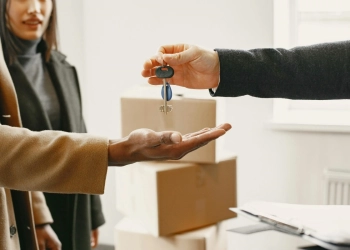 O atual modelo de comissões contribui para o aumento do preço das casas?